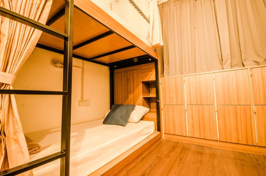 Pier 49 Hostel Bangkok Esterno foto