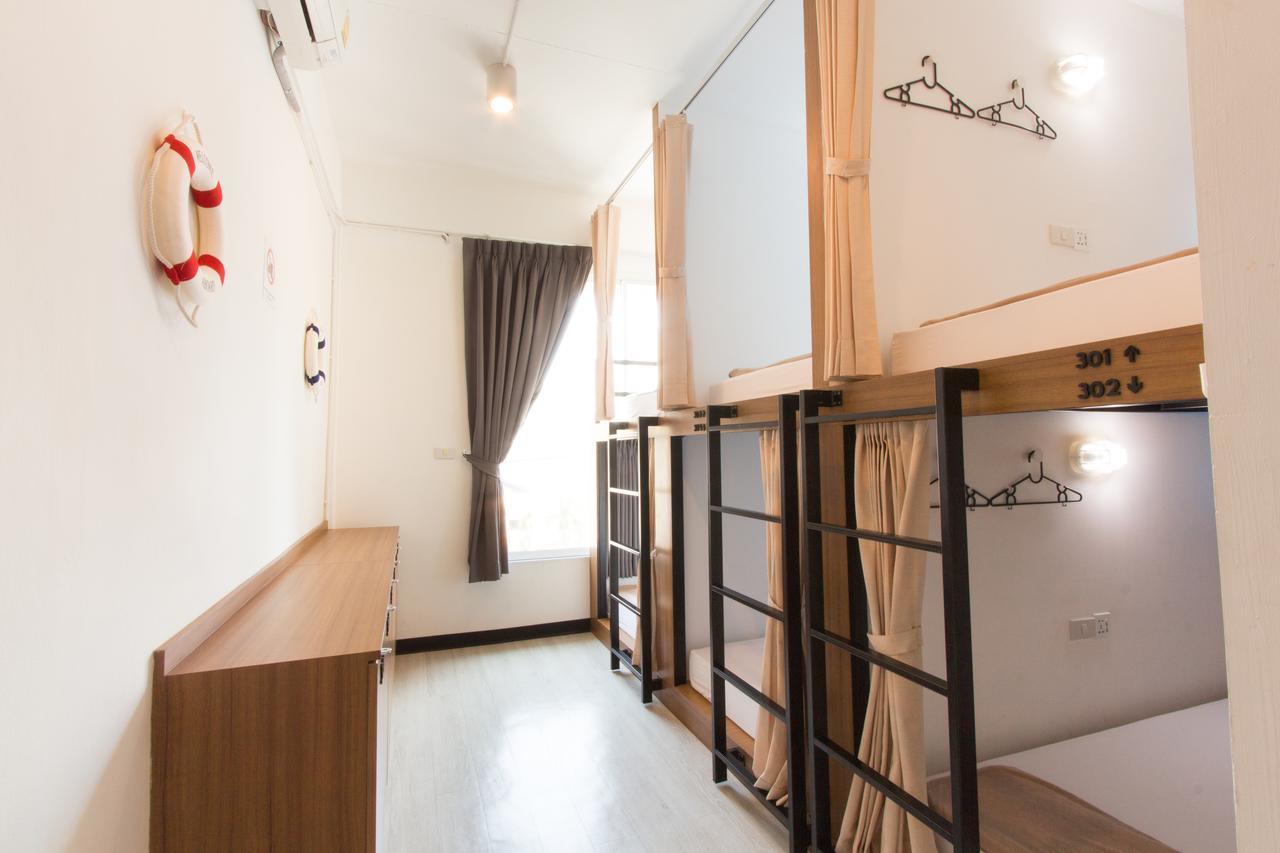 Pier 49 Hostel Bangkok Esterno foto